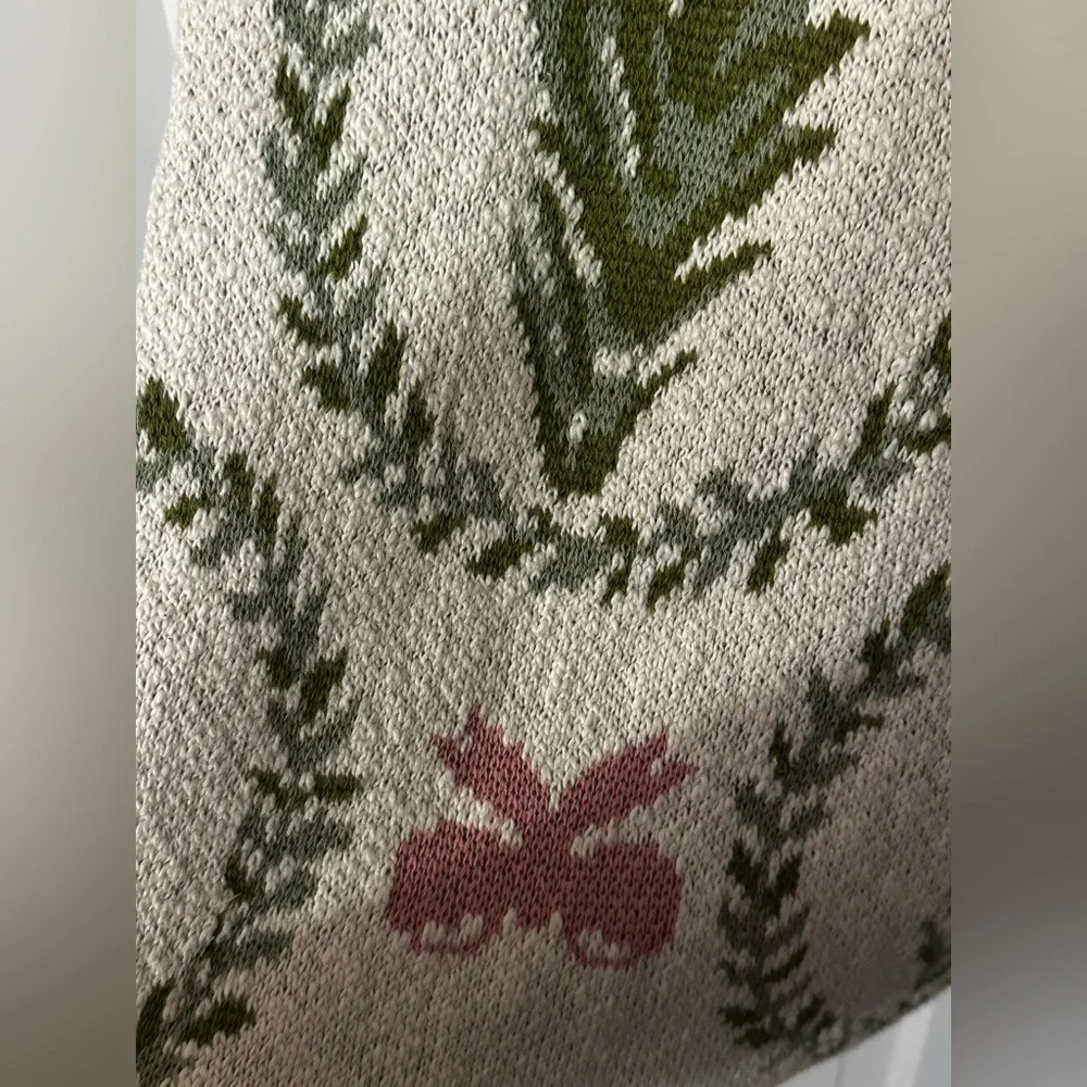 Queenwest Trading Co. knitted throw 50” x 70”